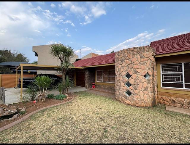 4 BEDROOM HOUSE FOR SALE IN DALPARK